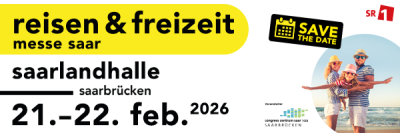 Banner für die reisen & freizeit messe saar in der Saarlandhalle Saarbrücken am 21. und 22. Februar 2026. Mit "Save the Date" und einem Foto von drei Personen in Urlaubskleidung, die am Wasser lächeln.